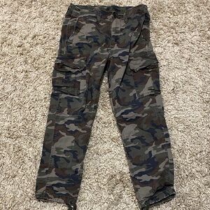 American Eagle Outfitters Men's Camo Cargo Pants